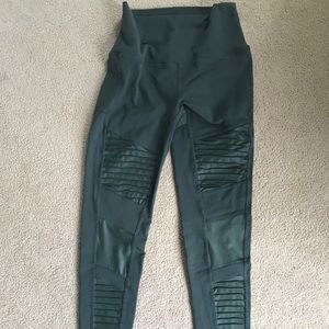 Alo yoga Motto leggings